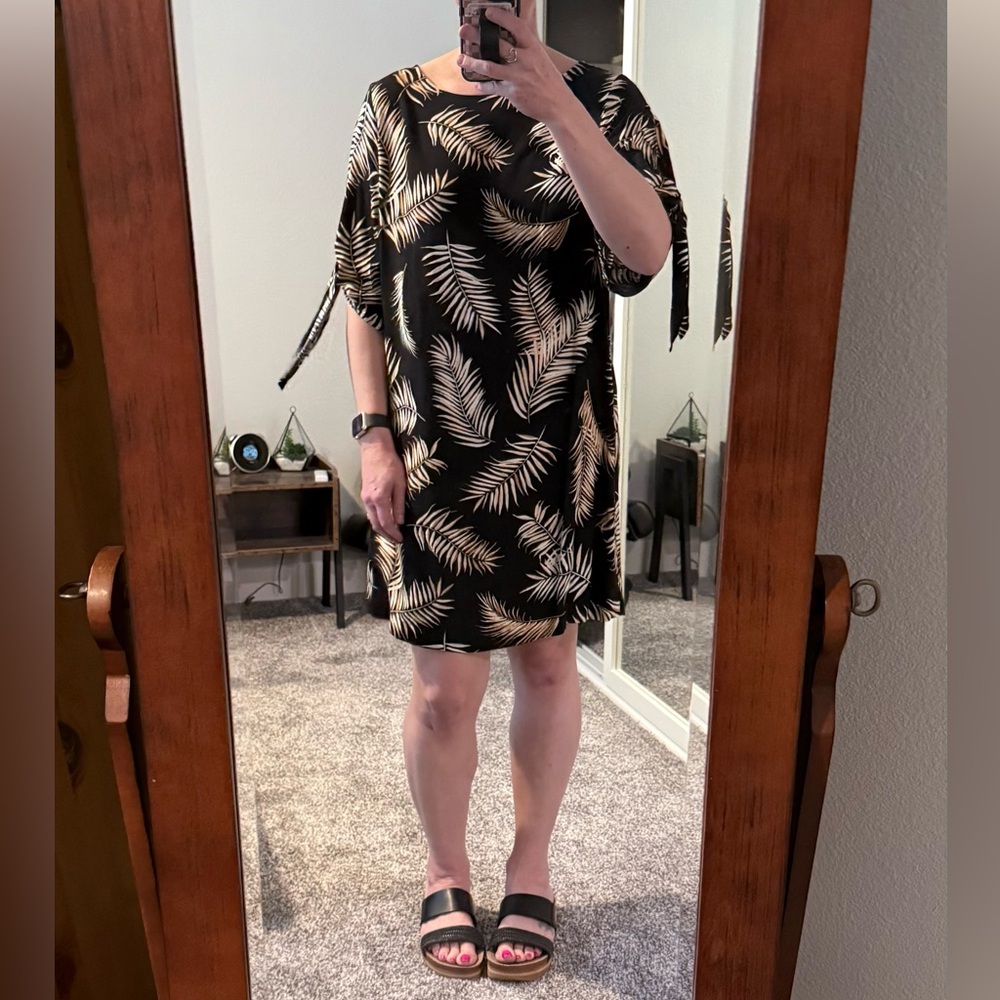 H&M Black and Cream Leaf Print dress. Size 12 - NWOT